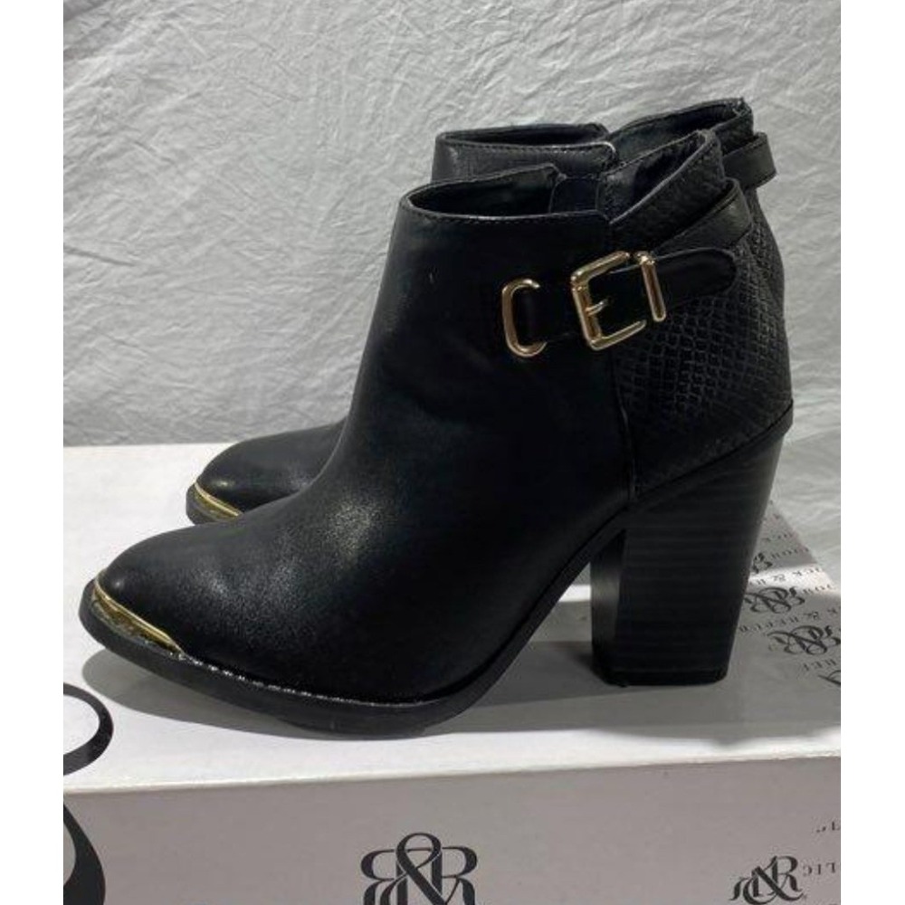 Rock & Republic Western Black Side Zip Ankle Boot Gold Buckle Metal Tip Size 6